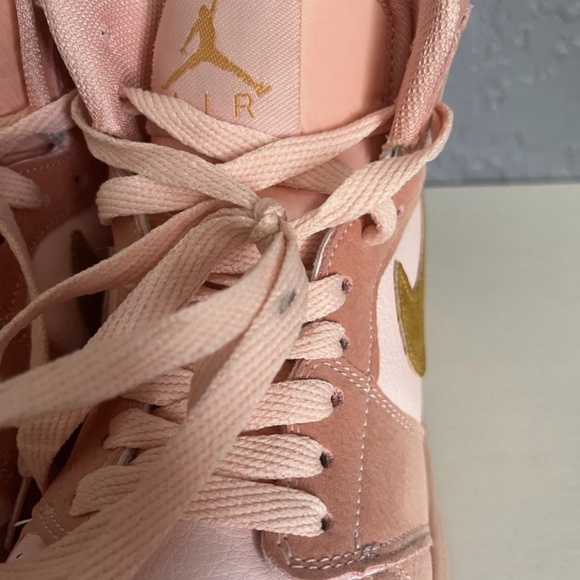 Nike Air Jordan 1 Mid Coral Gold Sneakers Mens 6.5 Womens 8.5 Stardust Pink 2016 - Picture 10 of 11